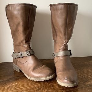 Muk Luk boots women’s size 9 brown